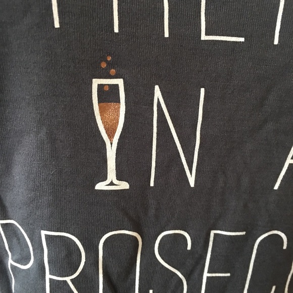 NWT Old Navy Be There in a Prosecco Tee - Picture 3 of 5